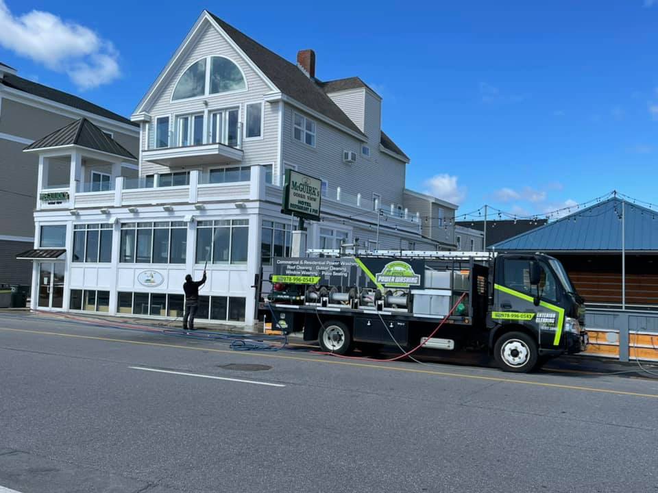 commercial roof cleaning 